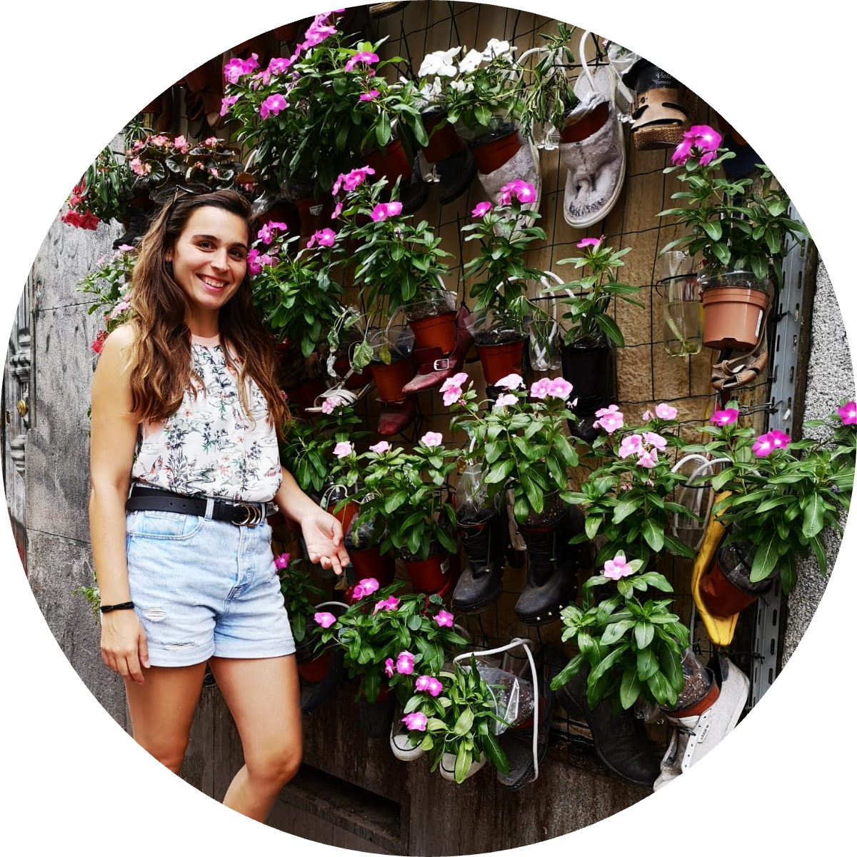 Go to the profile of Alicia