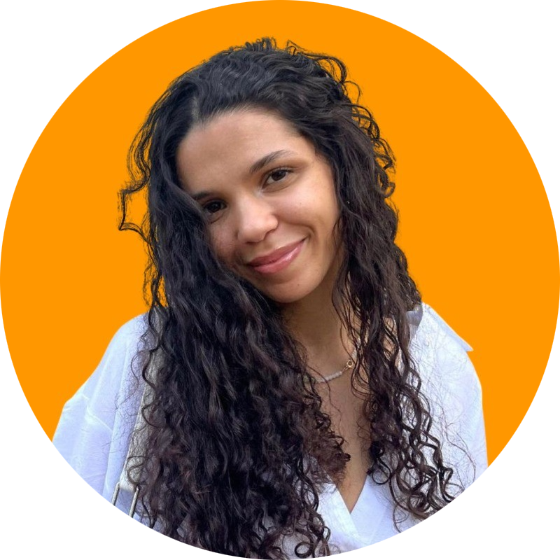 Go to the profile of Adriana Simões