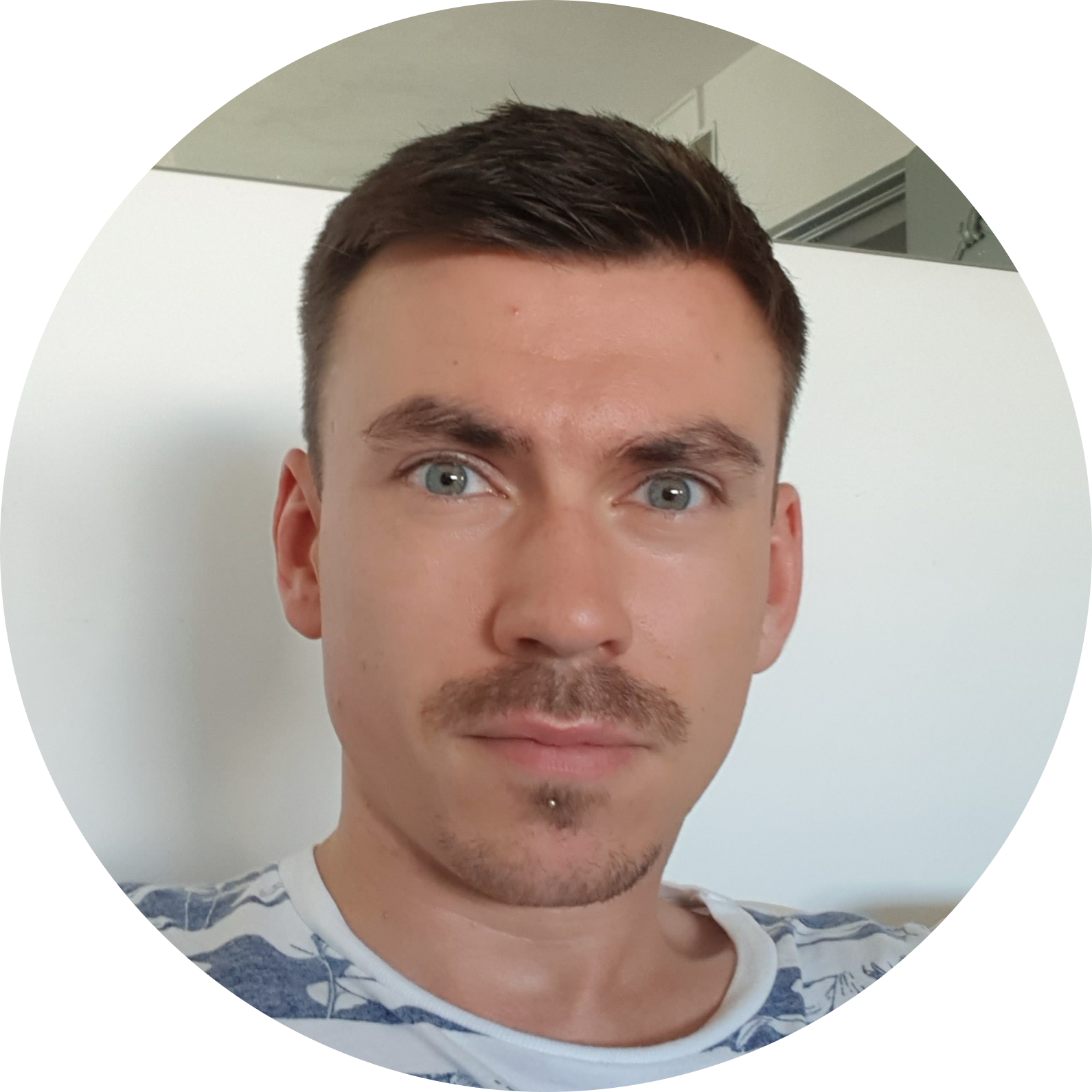 Go to the profile of Alan Munro