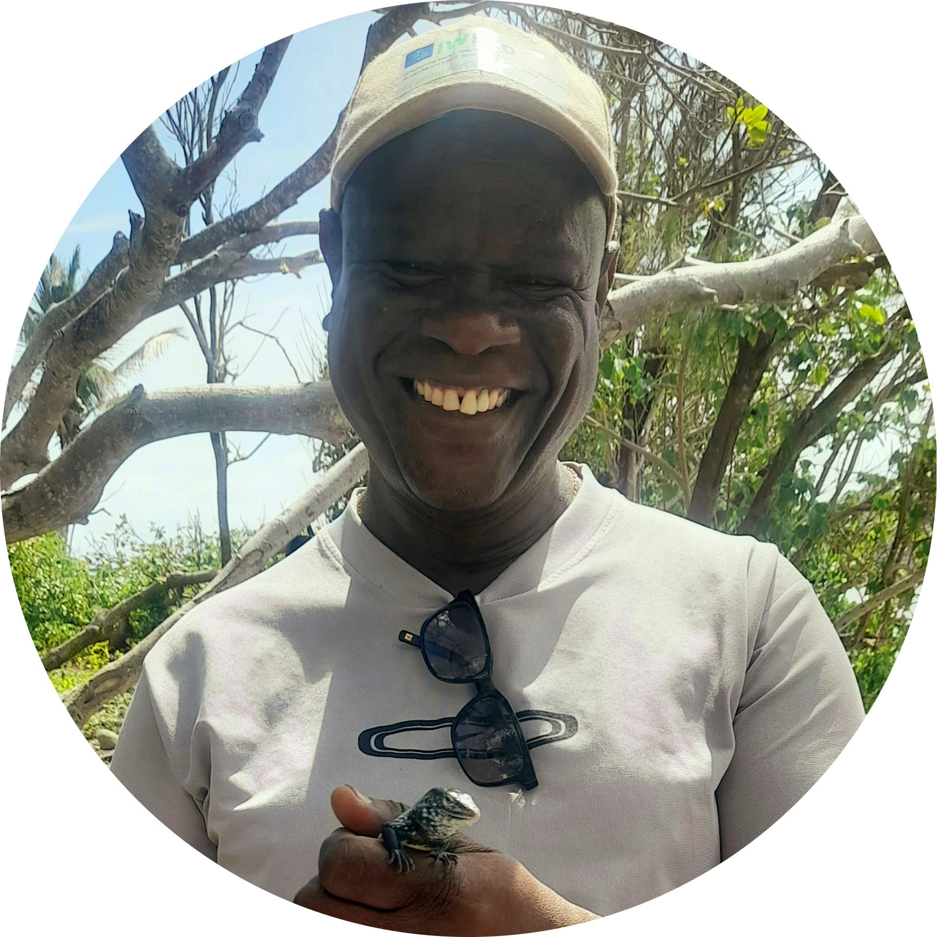 Go to the profile of Augustine Dominique