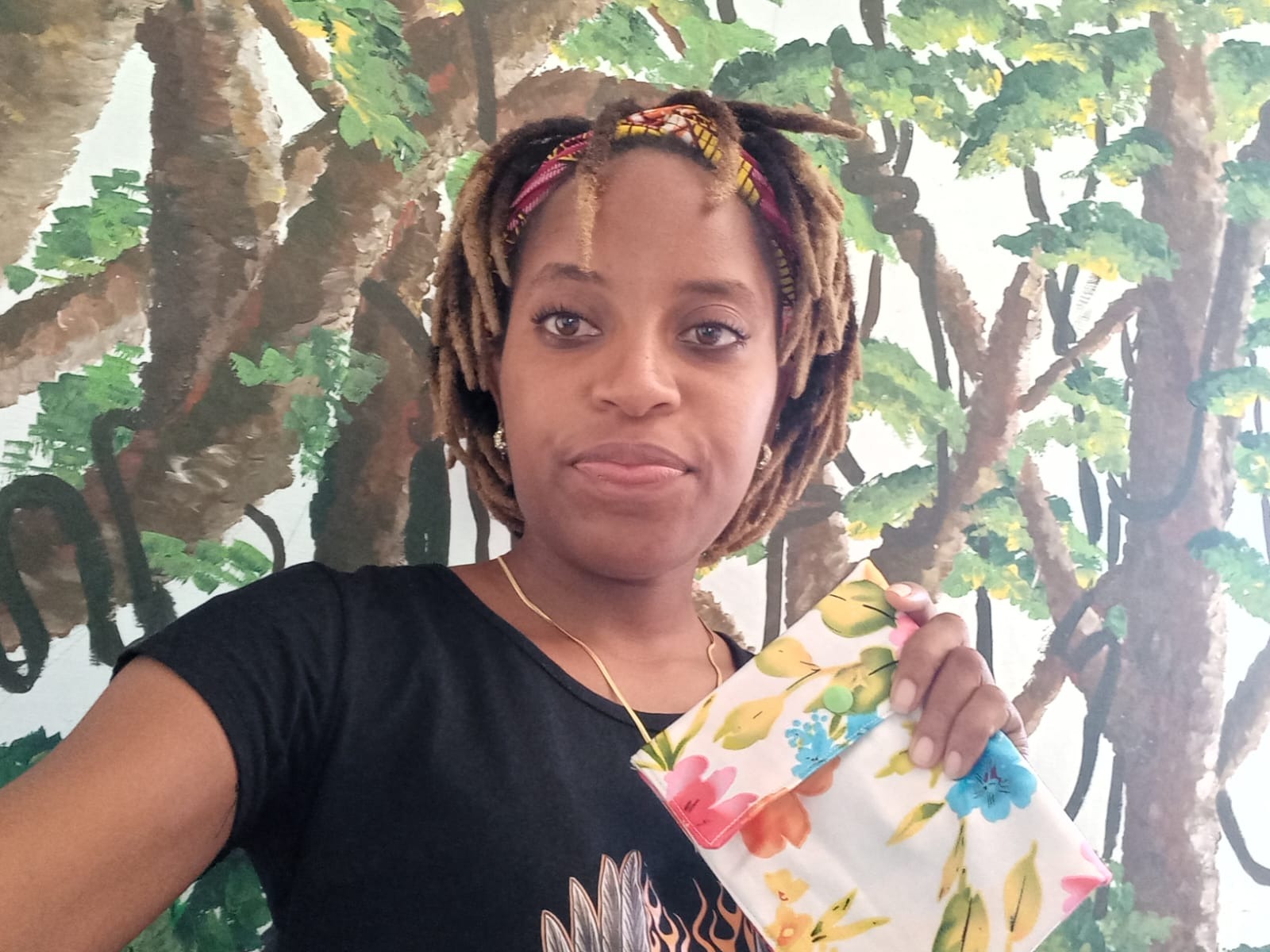 Go to the profile of Queen Elizabeth Hare